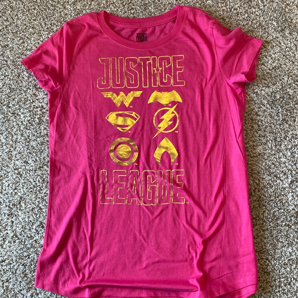 Justice League Tee. Womens small/XL tween
